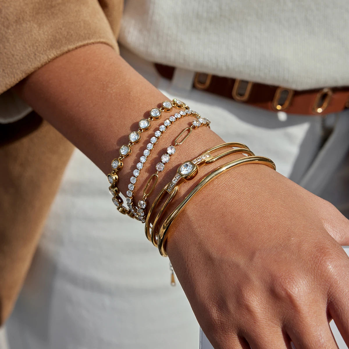 Uworld Delicate Bling Hollow Bracelet With White Rhinestones Layered Jewelry For Women PVD Gold Plated Stainless Steel Bracelets